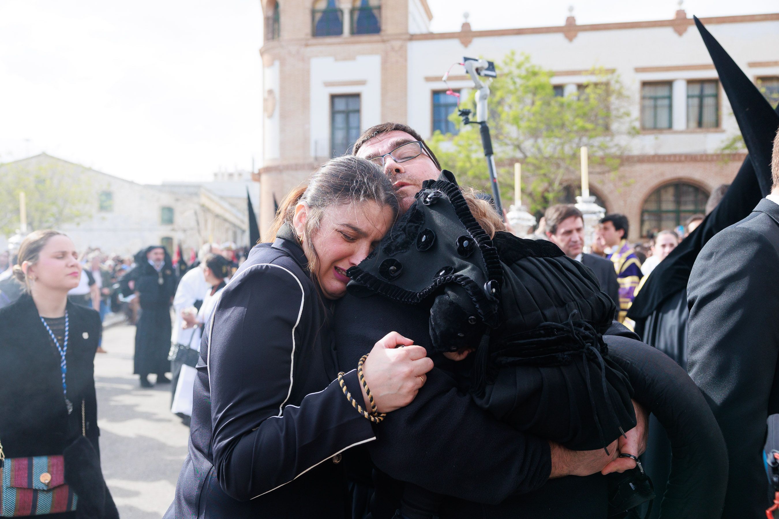 Salió el sol para el Cristo, pero tuvo que refugiarse en San Francisco el Viernes Santo en Jerez 