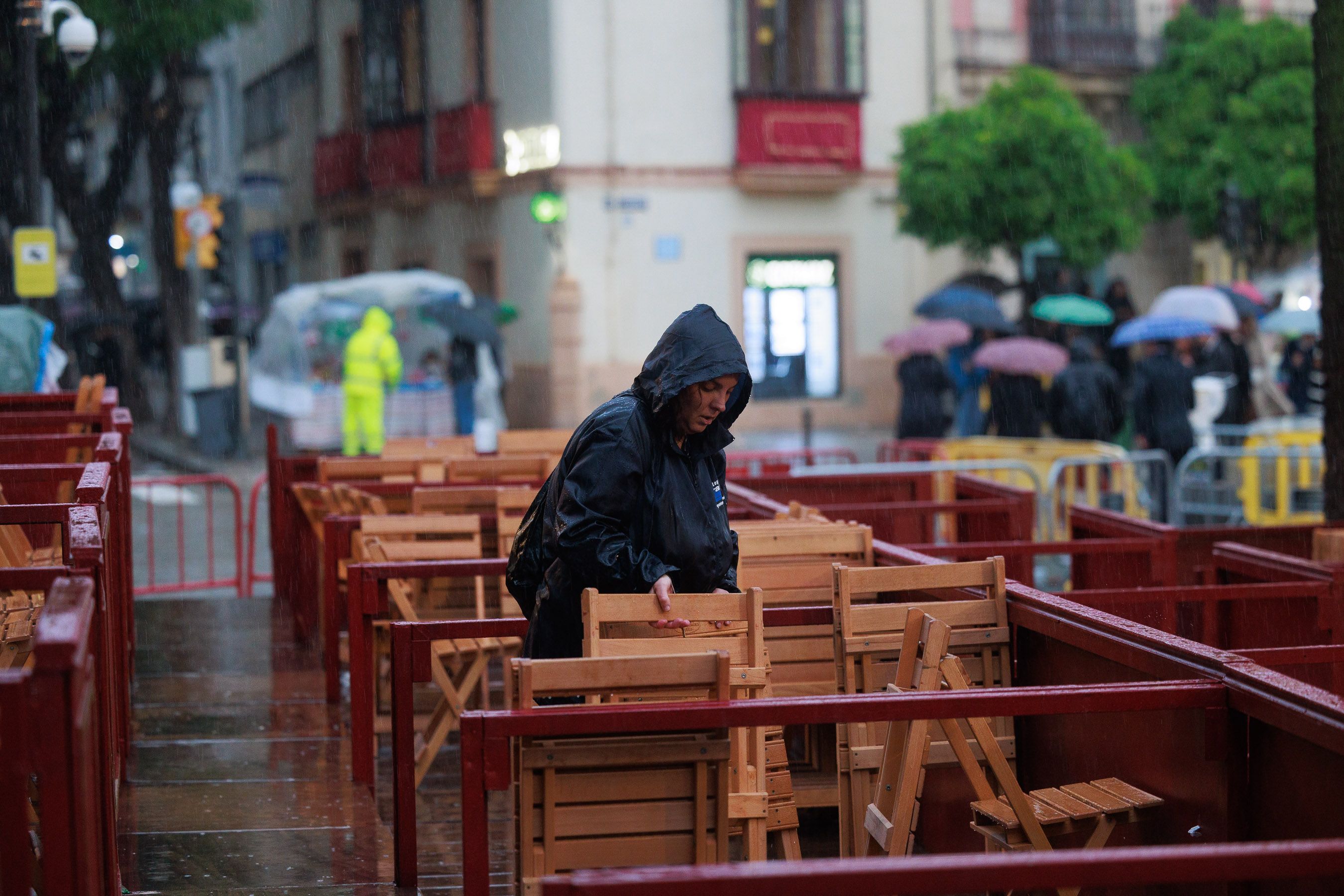 Salió el sol para el Cristo, pero tuvo que refugiarse en San Francisco el Viernes Santo en Jerez 