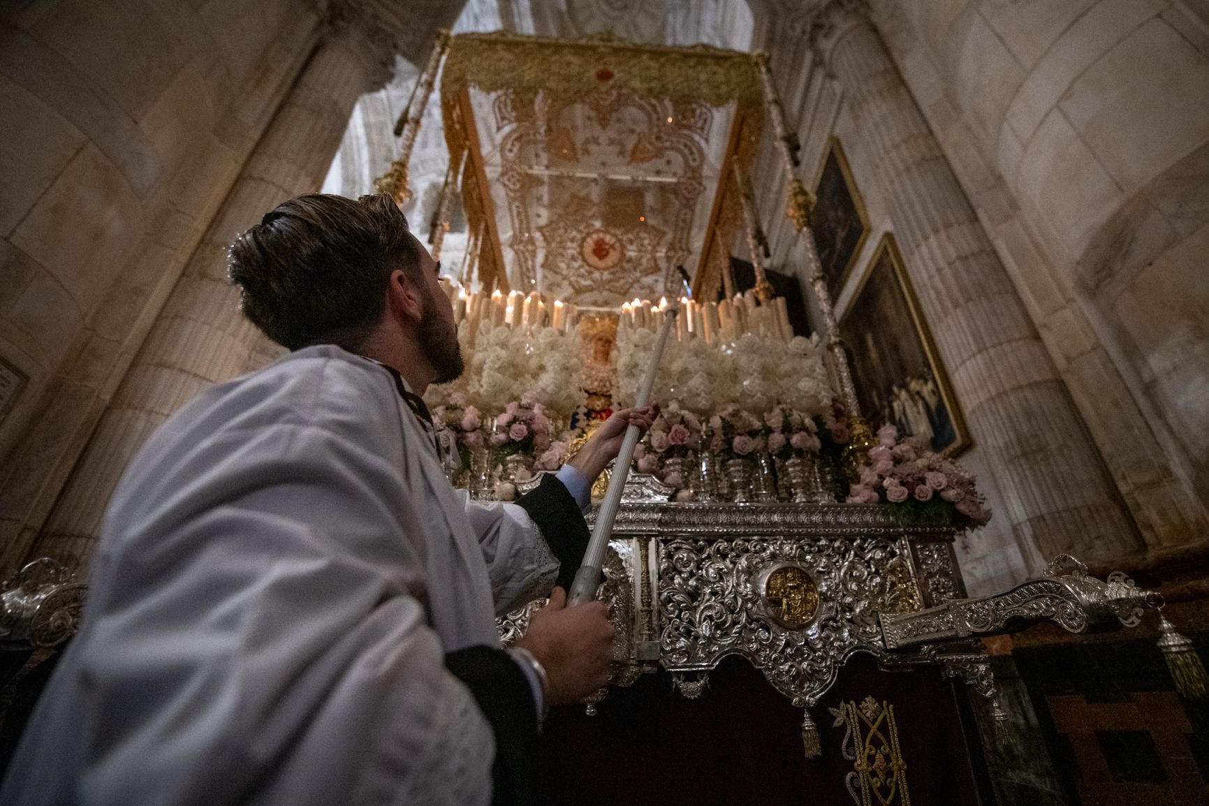 las imágenes del Jueves Santo y la madrugá en Cádiz 