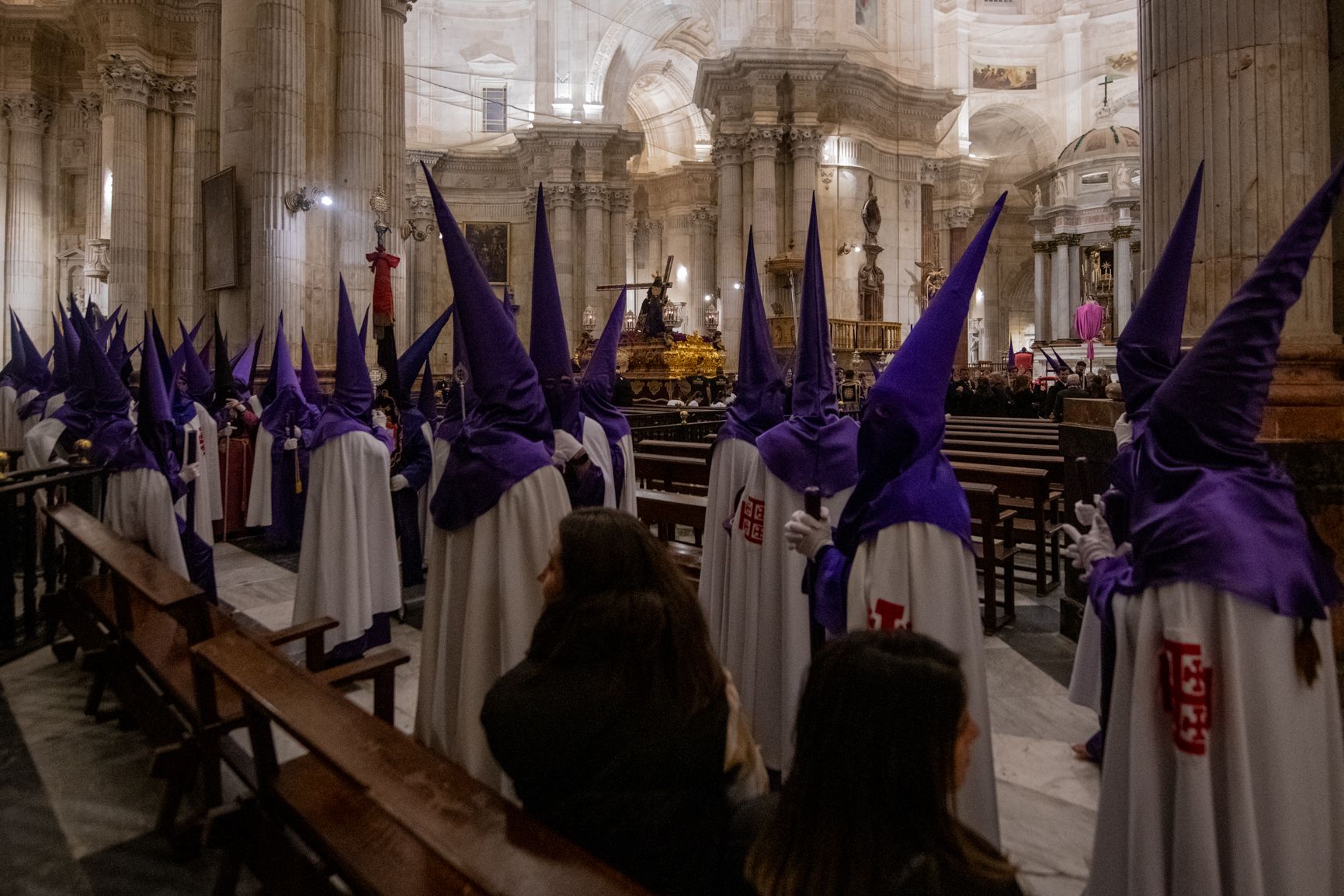 las imágenes del Jueves Santo y la madrugá en Cádiz 