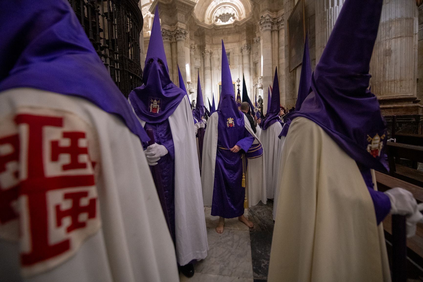 las imágenes del Jueves Santo y la madrugá en Cádiz 