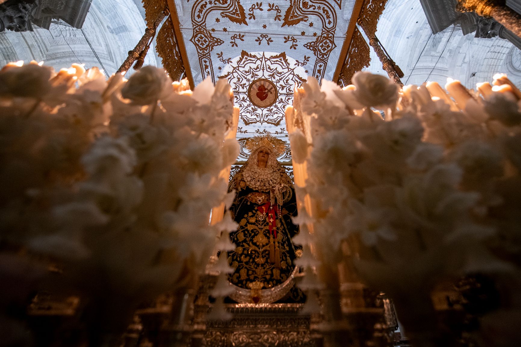 las imágenes del Jueves Santo y la madrugá en Cádiz 