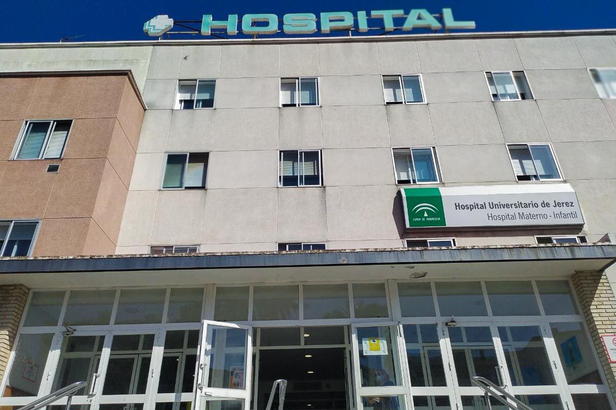 La entrada al Hospital de Jerez, en una imagen reciente. 