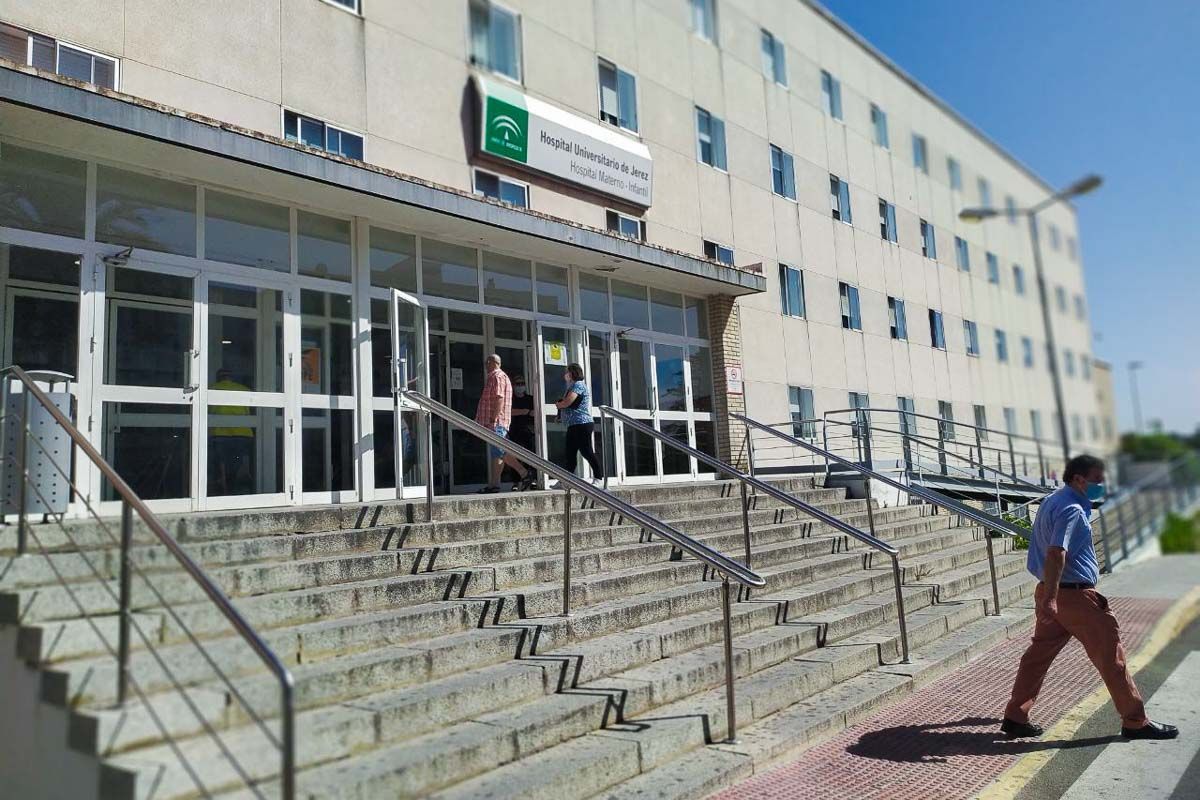 La sección sindical del Hospital de Jerez denuncia la actitud "autoritaria" del director de la AGS del norte de la provincia de Cádiz.