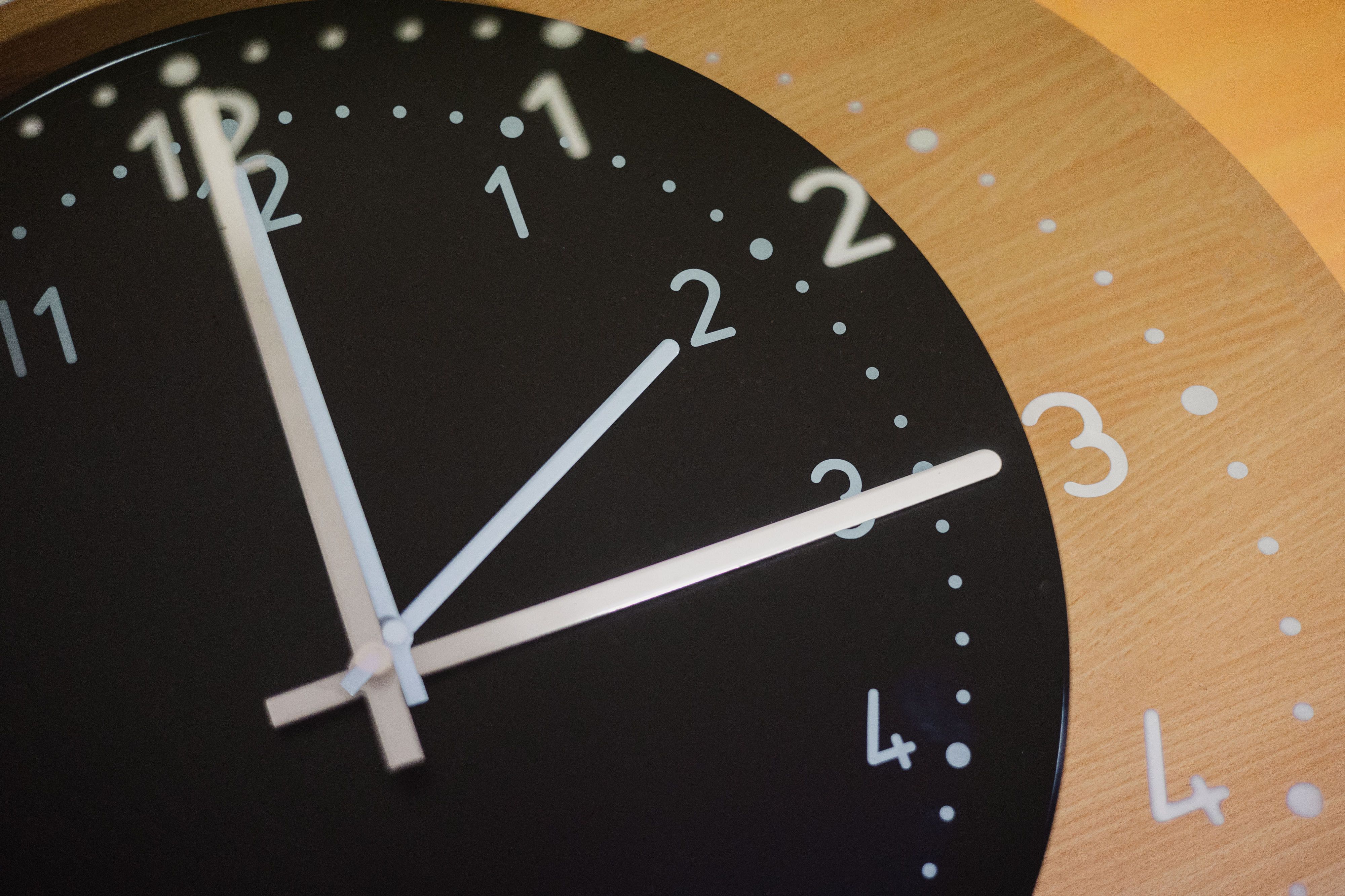 Cambio de hora. La madrugada del domingo 31, a las dos se adelanta la hora a las tres.