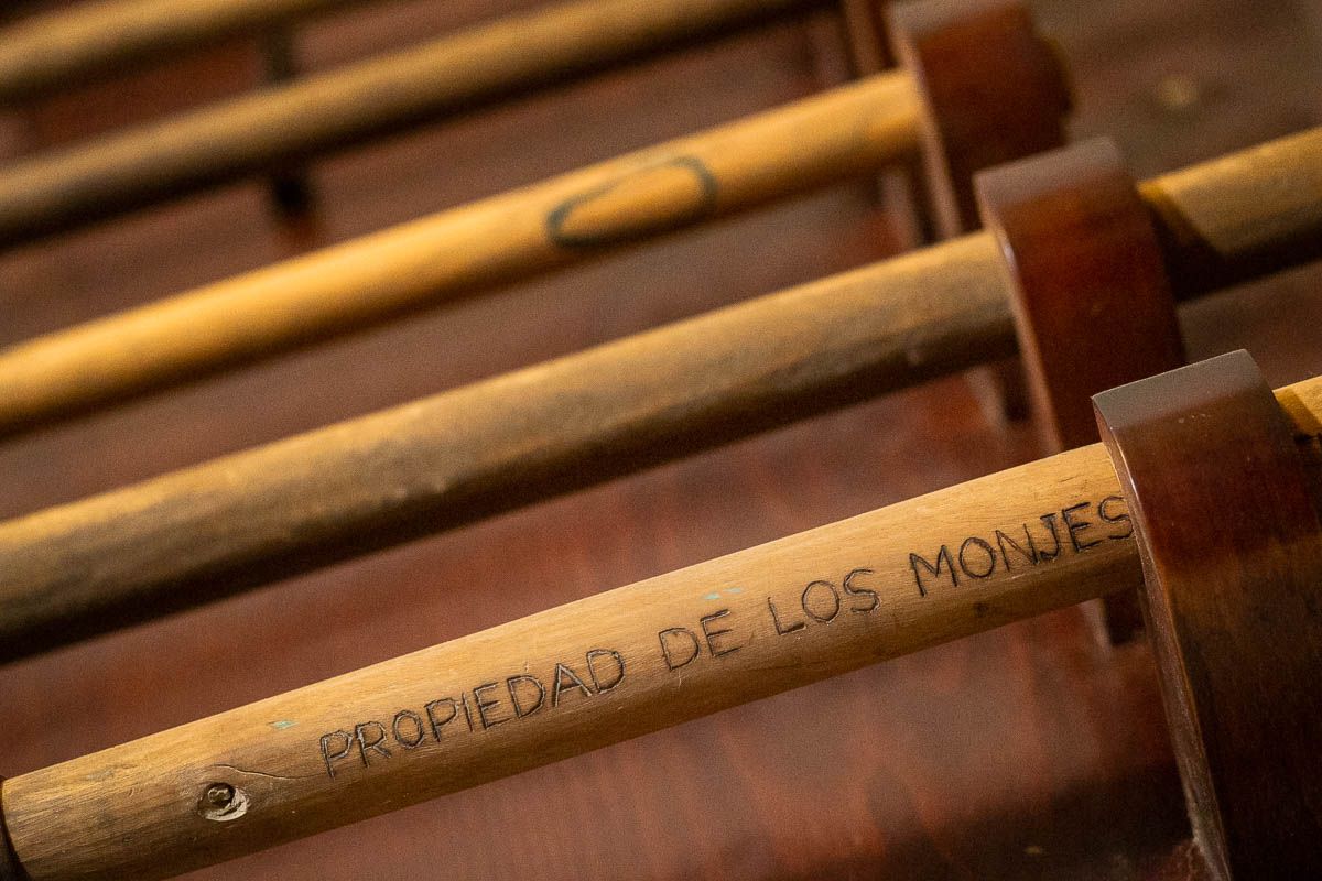 Hierros de madera propiedad de los cartujos.