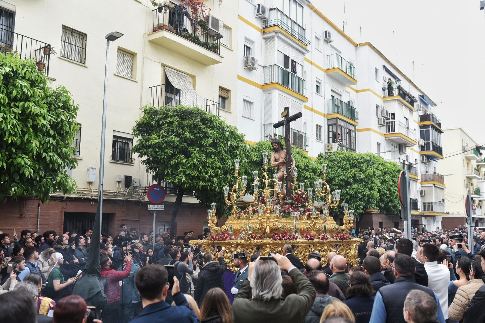 La Hermandad del Sol ya está en la calle en Sevilla.