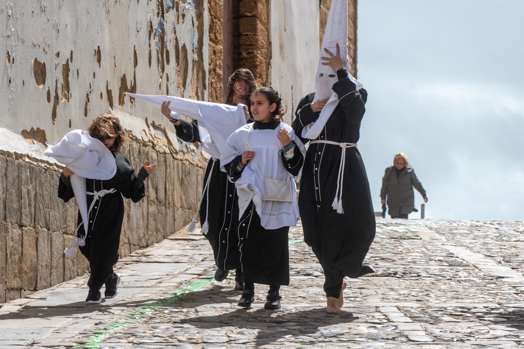  El Santo Entierro no salva el Sábado Santo en Cádiz.