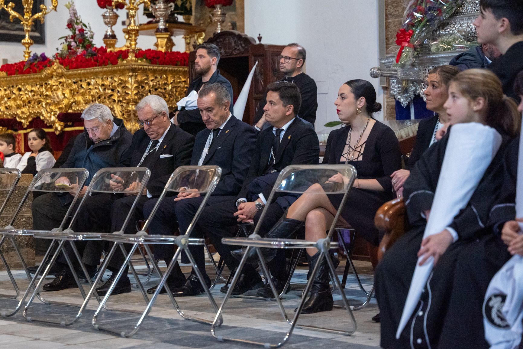  El Santo Entierro no salva el Sábado Santo en Cádiz.