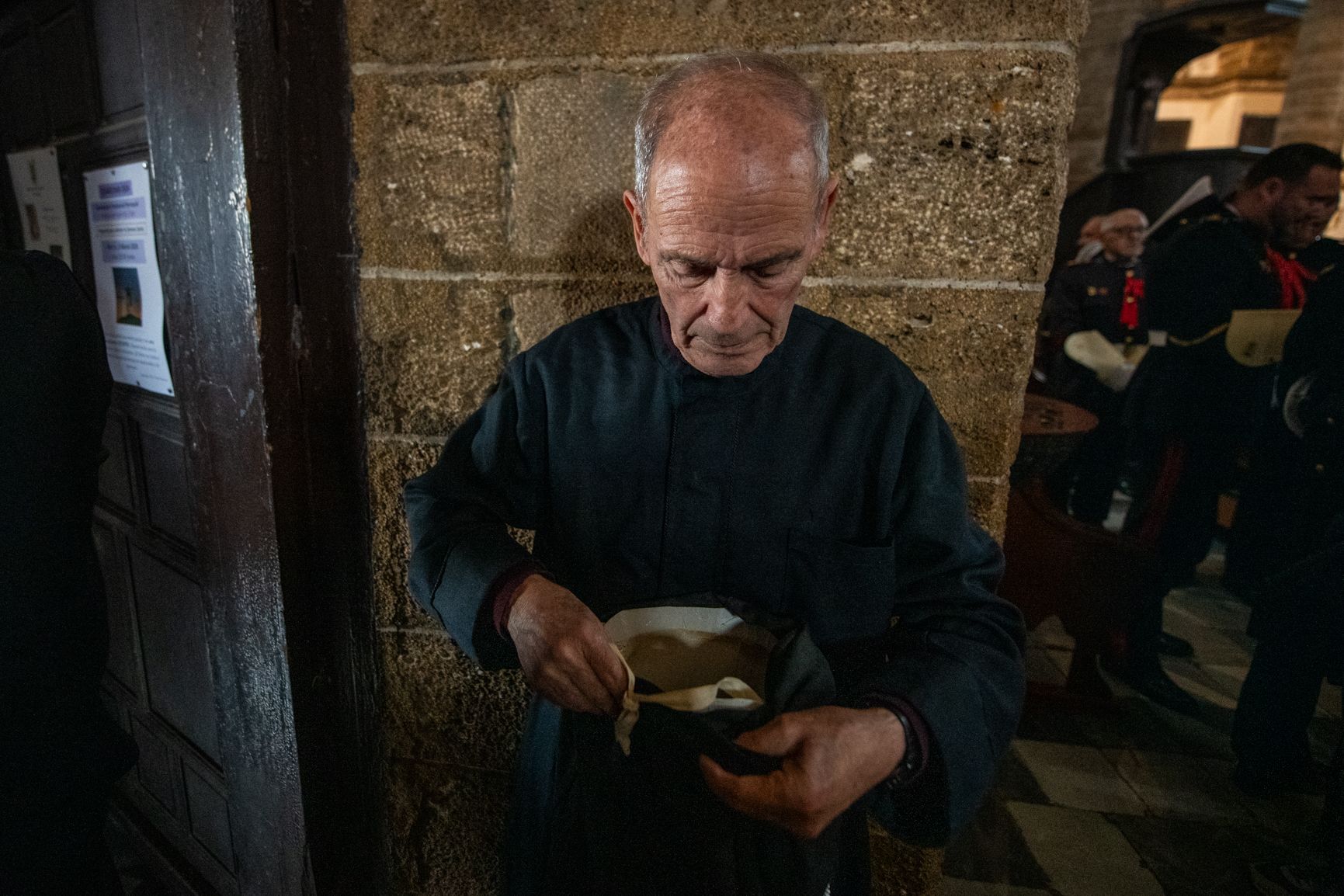  El Santo Entierro no salva el Sábado Santo en Cádiz.