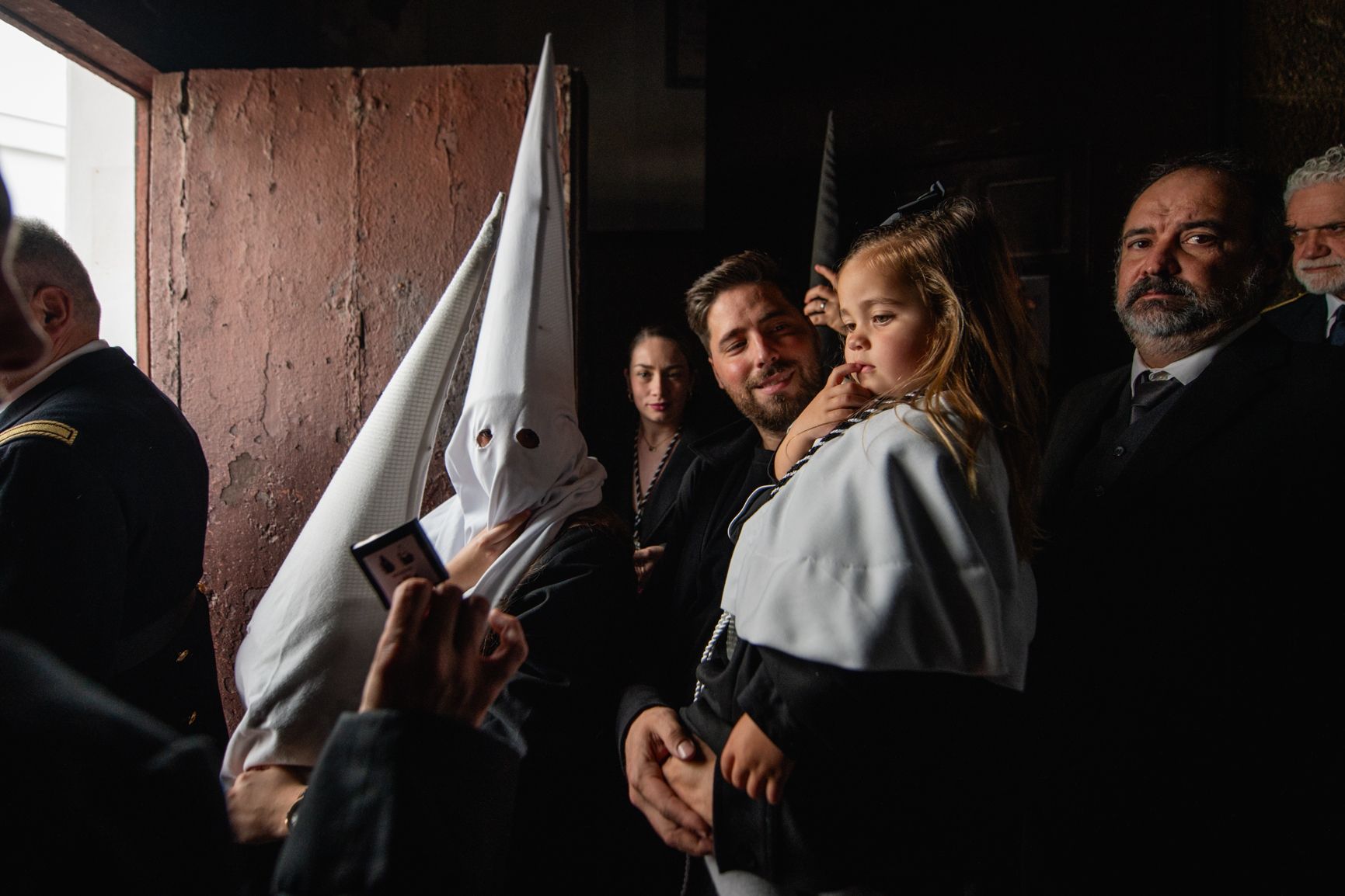  El Santo Entierro no salva el Sábado Santo en Cádiz.