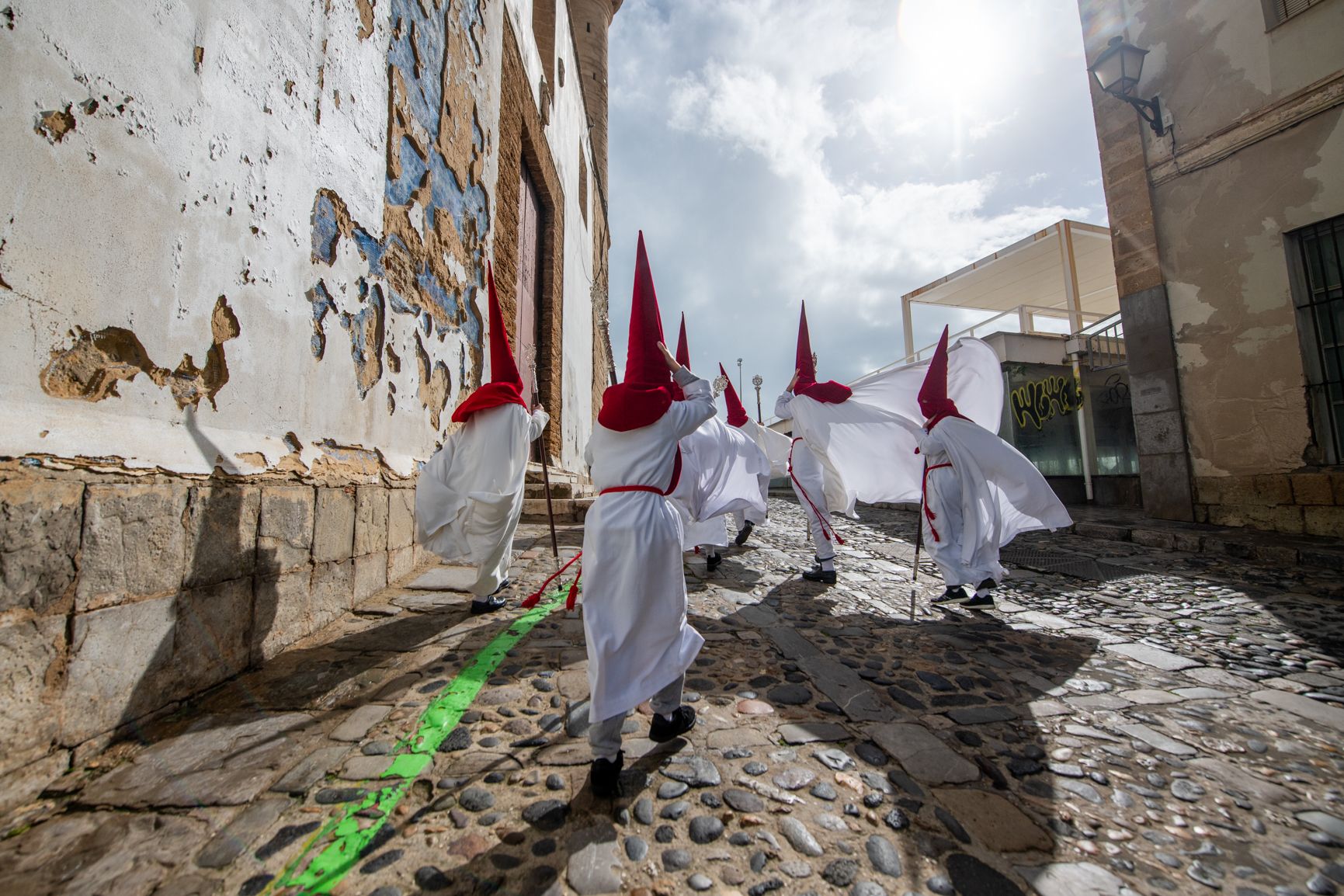  El Santo Entierro no salva el Sábado Santo en Cádiz.