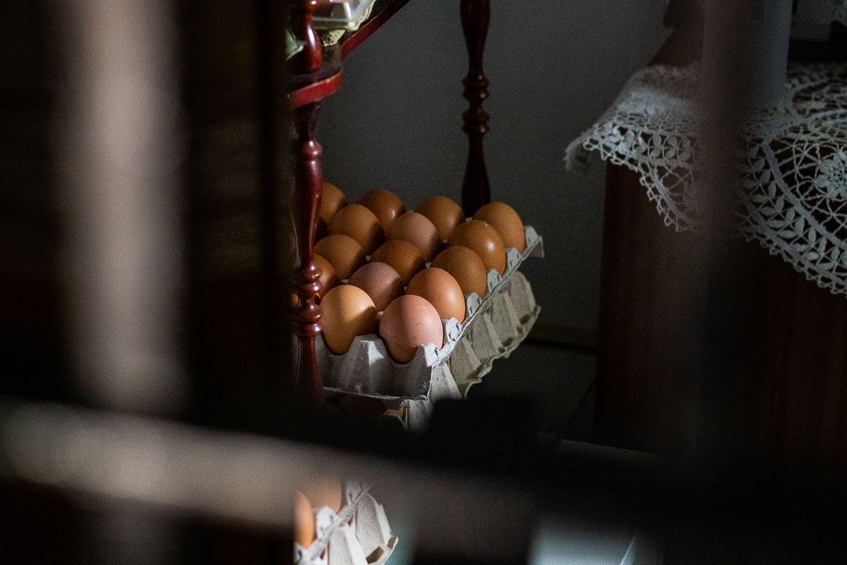 Una caja con huevos en una imagen de archivo.