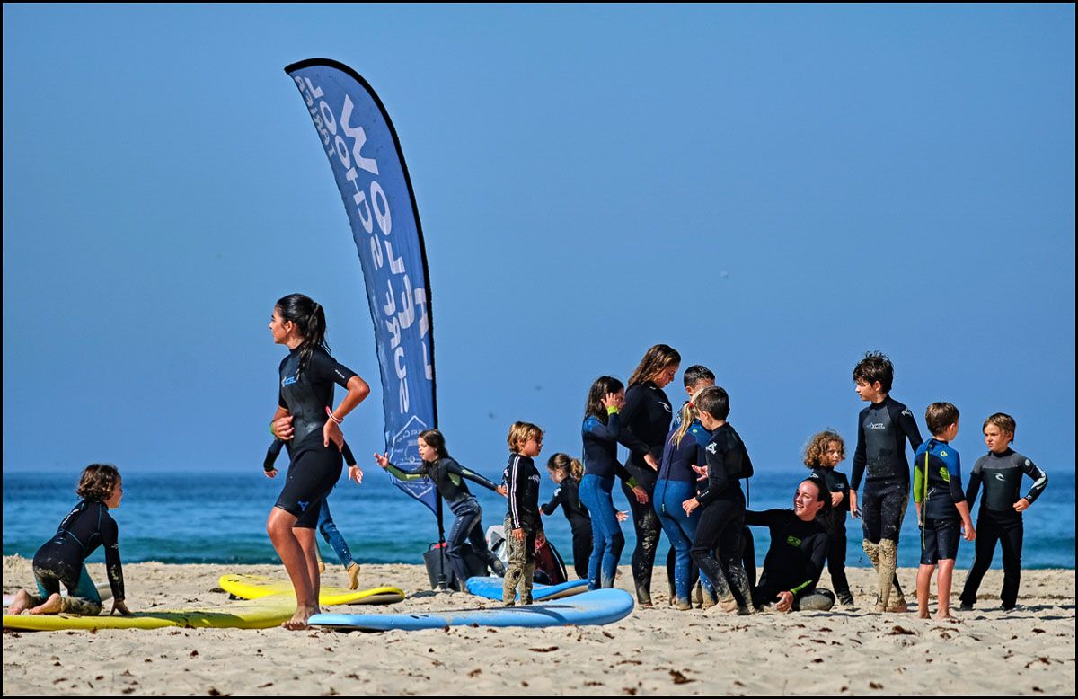 El surf, uno de los atractivos deportivos de la provincia de Cádiz.