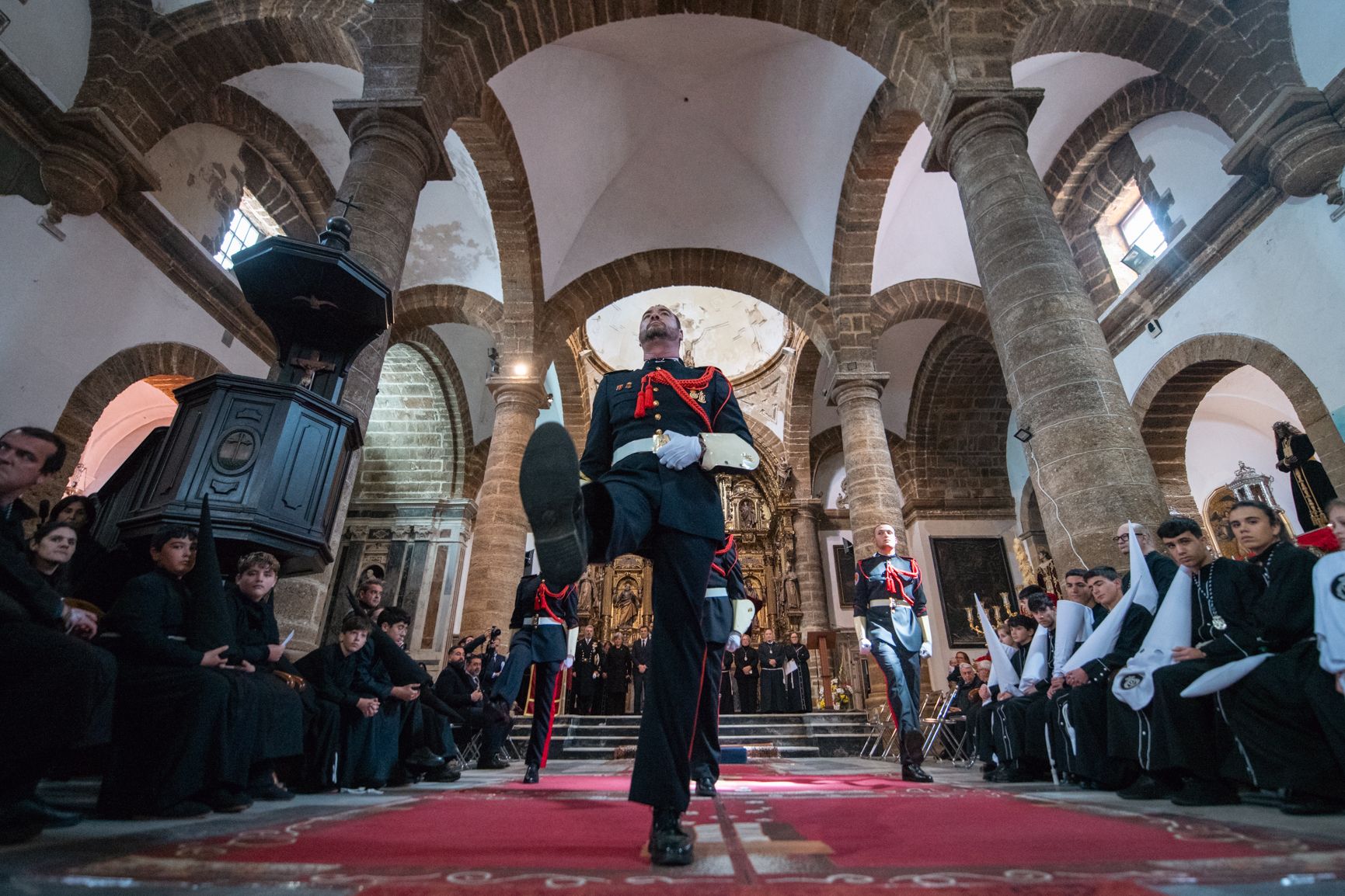 El Sábado Santo de Cádiz se queda sin el santo entierro