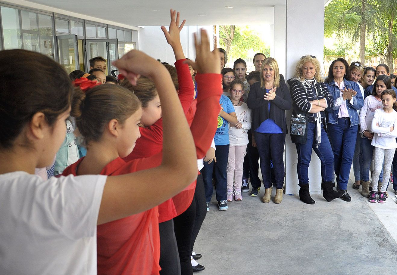 alcaldesa_asiste_dia_del_flamenco_en_ceip_antonio_machado_01_0