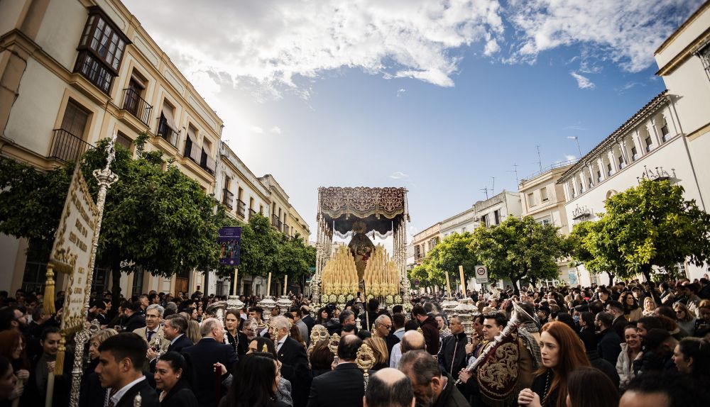 La Virgen del Valle de regreso a San Telmo el Domingo de Resurrección.
