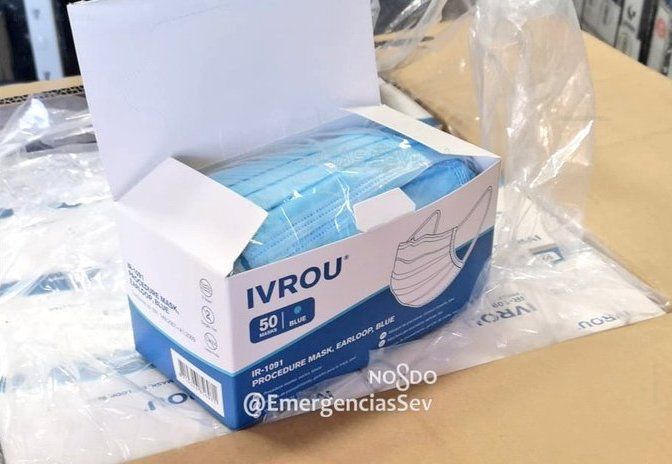 Una de las cajas de mascarillas incautadas.