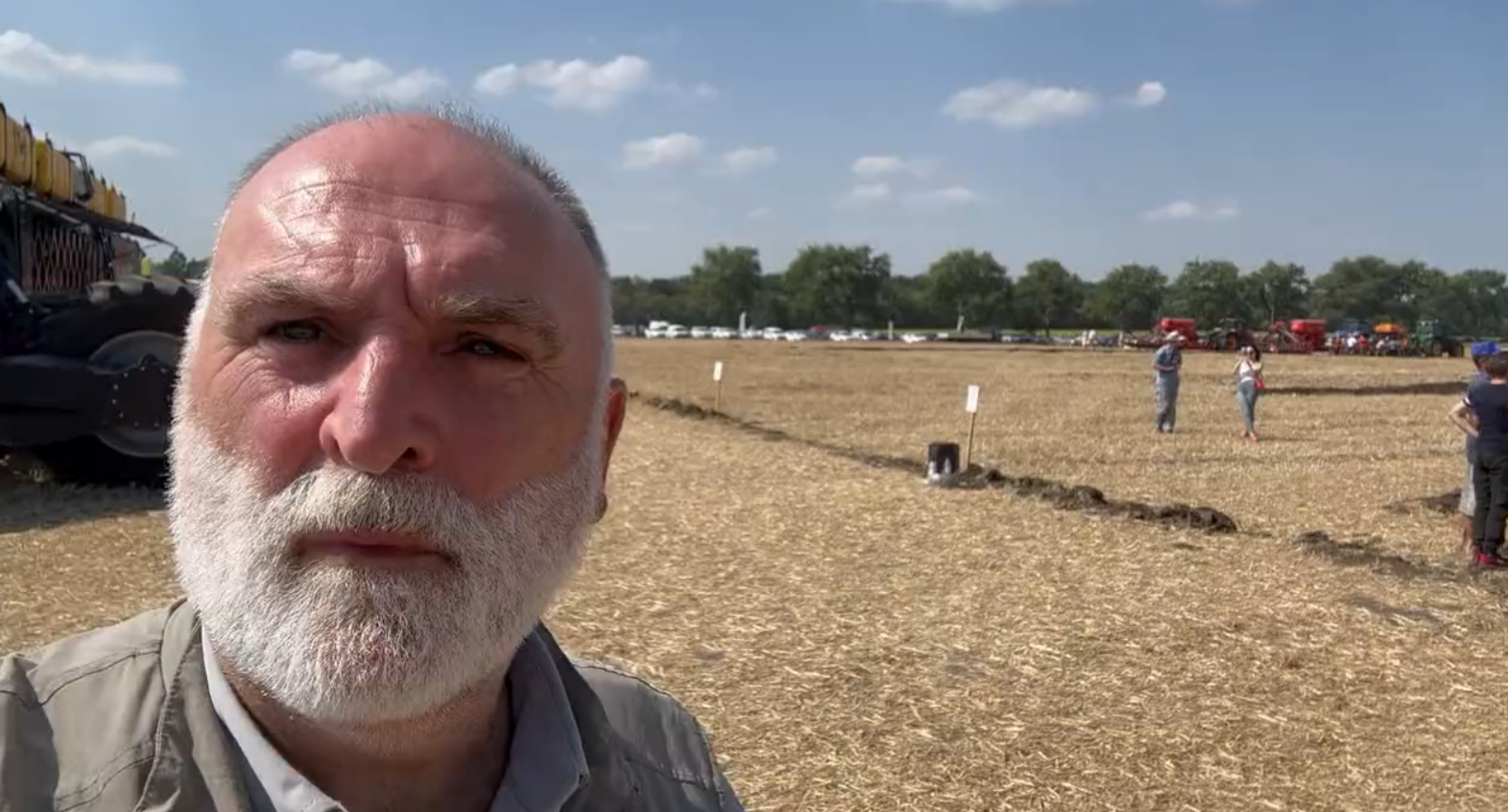El chef José Andrés, en un trabajo con su ONG.