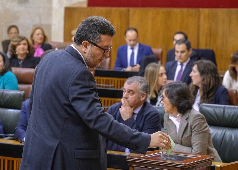 Francisco Serrano, cuando era parlamentario de Vox. Foto: Parlamento de Andalucía