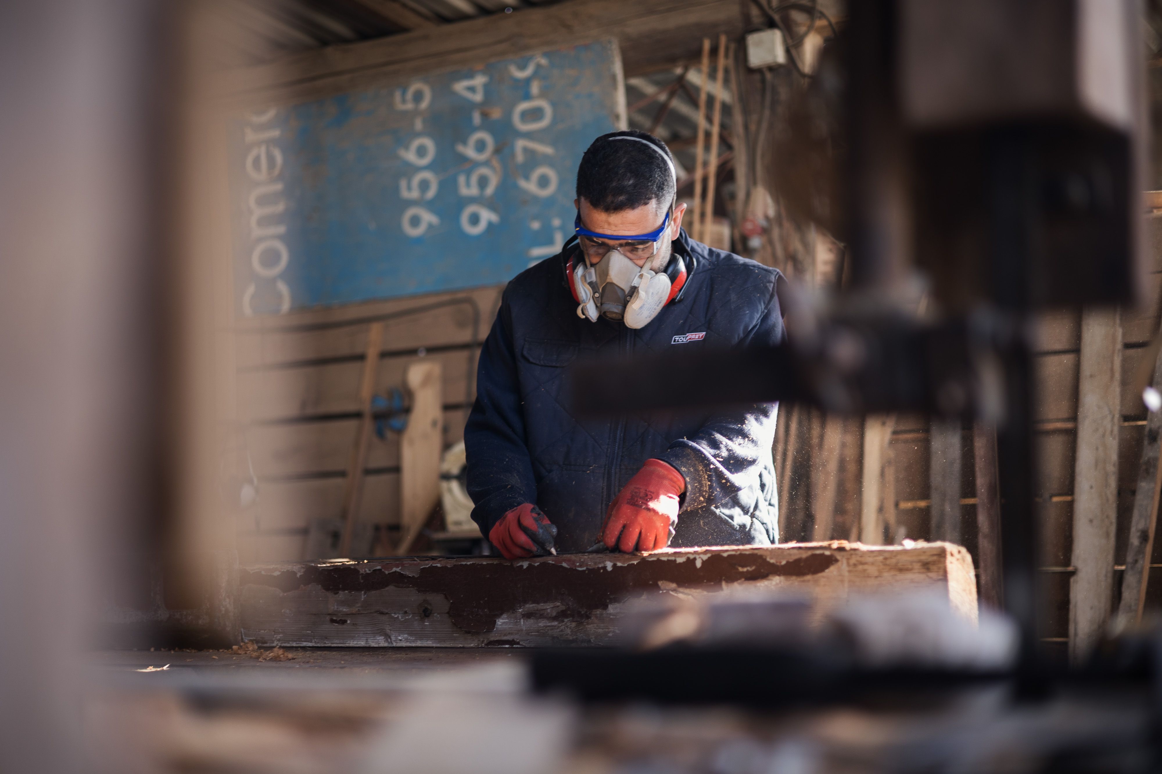 Proyecto AQUA un lugar de recuperación de maderas viejas