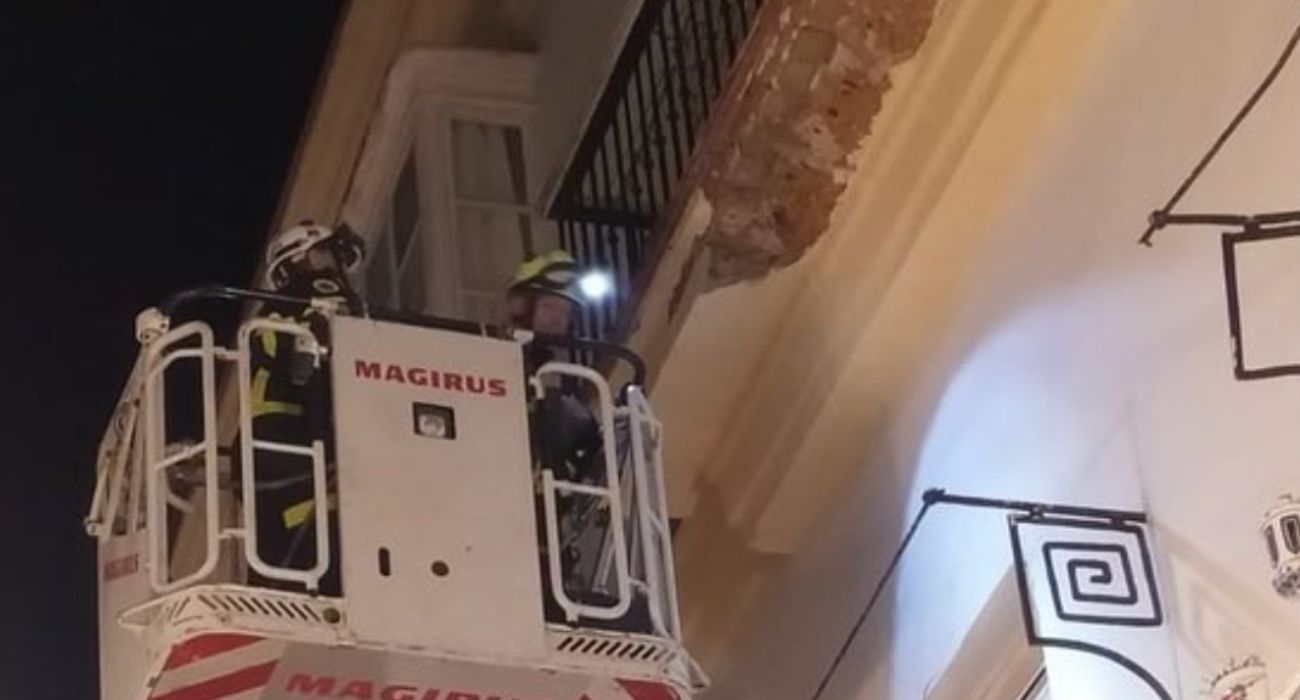 Actuación de los bomberos en Cádiz.