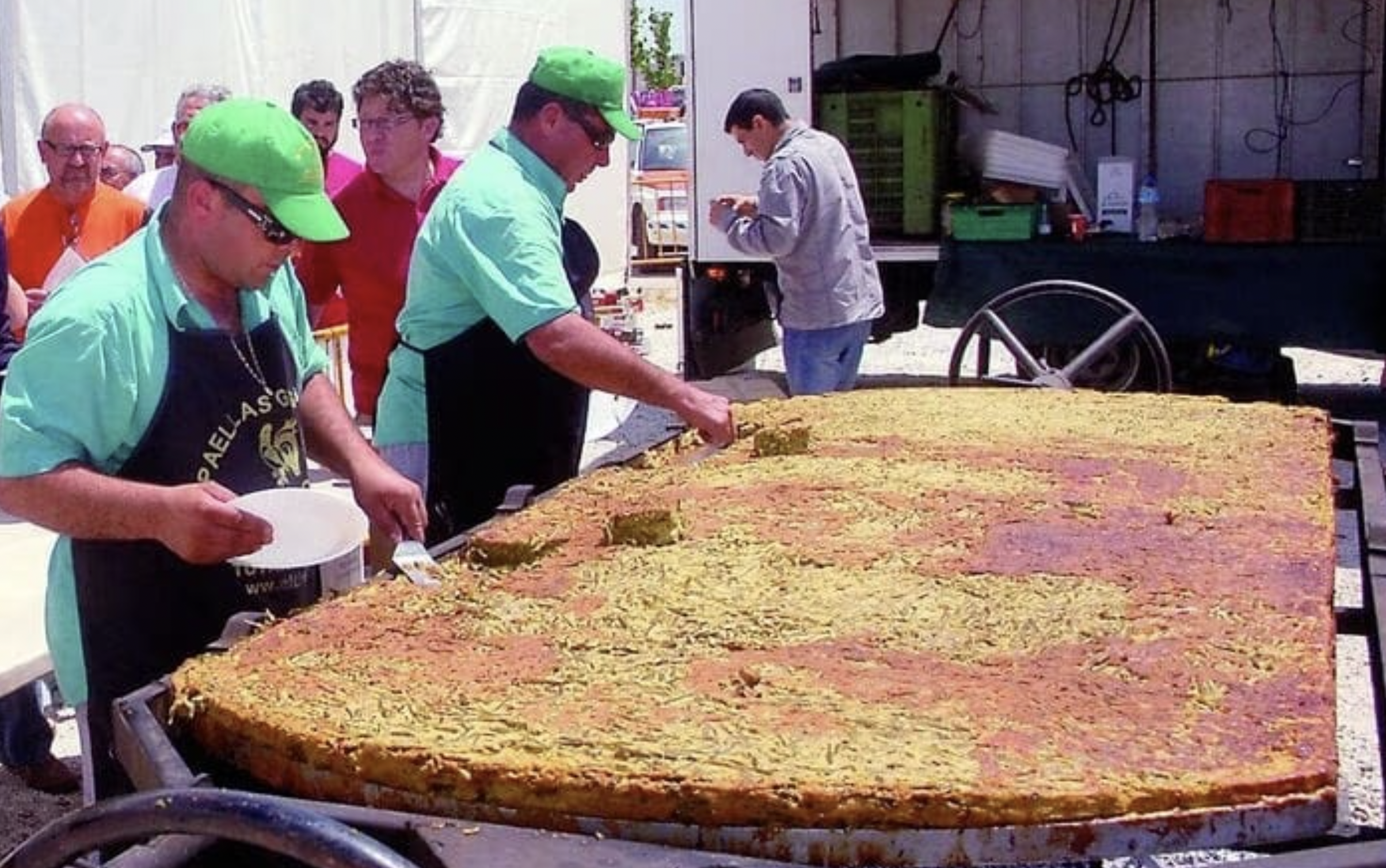 Tortilla de espárragos más grande del mundo en Huétor Tájar, en Granada.
