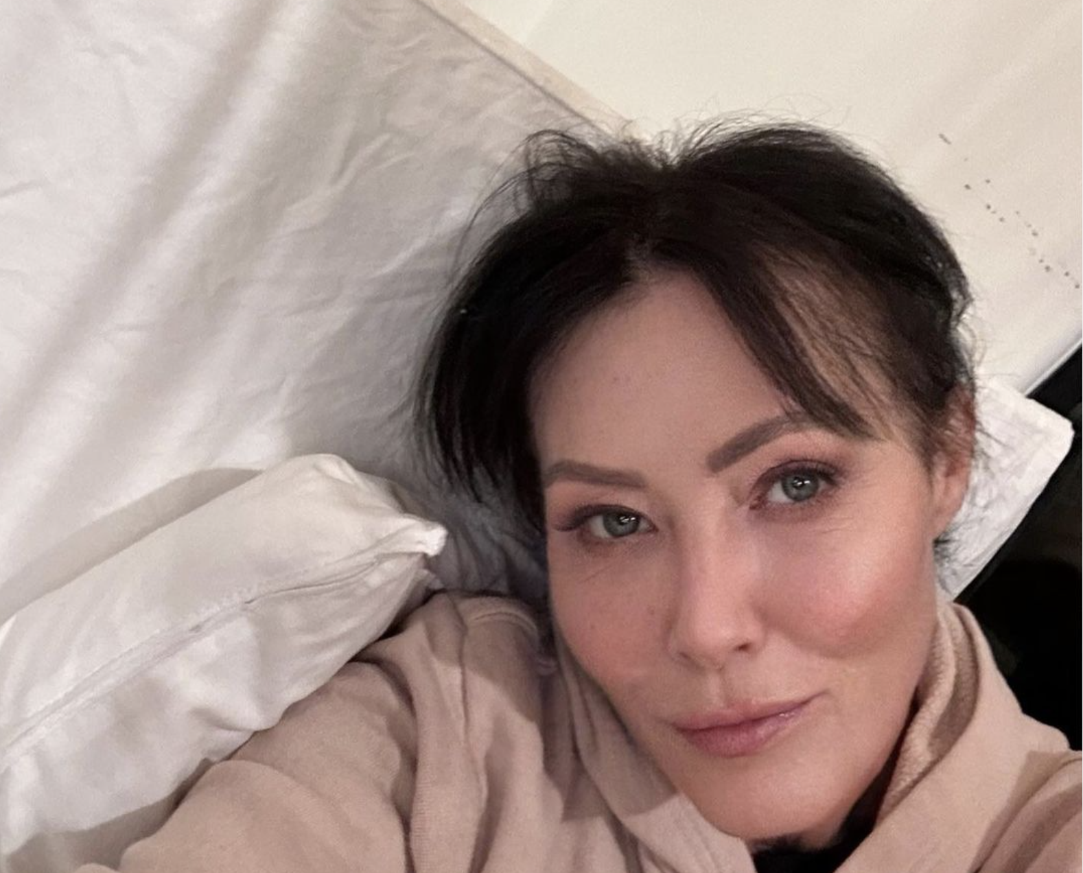 Shannen Doherty se hizo popular en España por series como 'Sensación de vivir' o 'Embrujadas'.