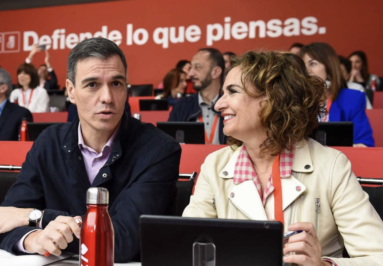 Pedro Sánchez ha impuesto a María Jesús Montero como número dos en el palco de autoridades de la Copa del Rey. 