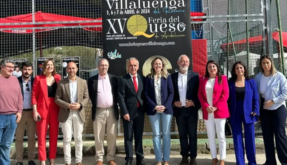 Inauguración de la feria del queso en Villaluenga del Rosario.
