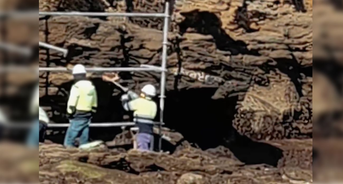 Las obras de rehabilitación en la muralla del Castillo de San Sebastián están provocando una gran indignación.