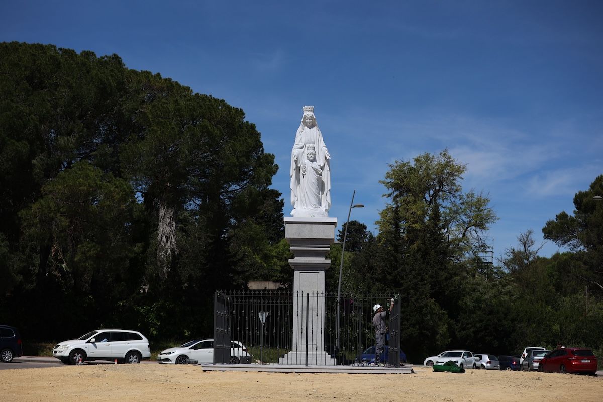 La Virgen del Sagrado Corazón, en su rotonda de Jerez.