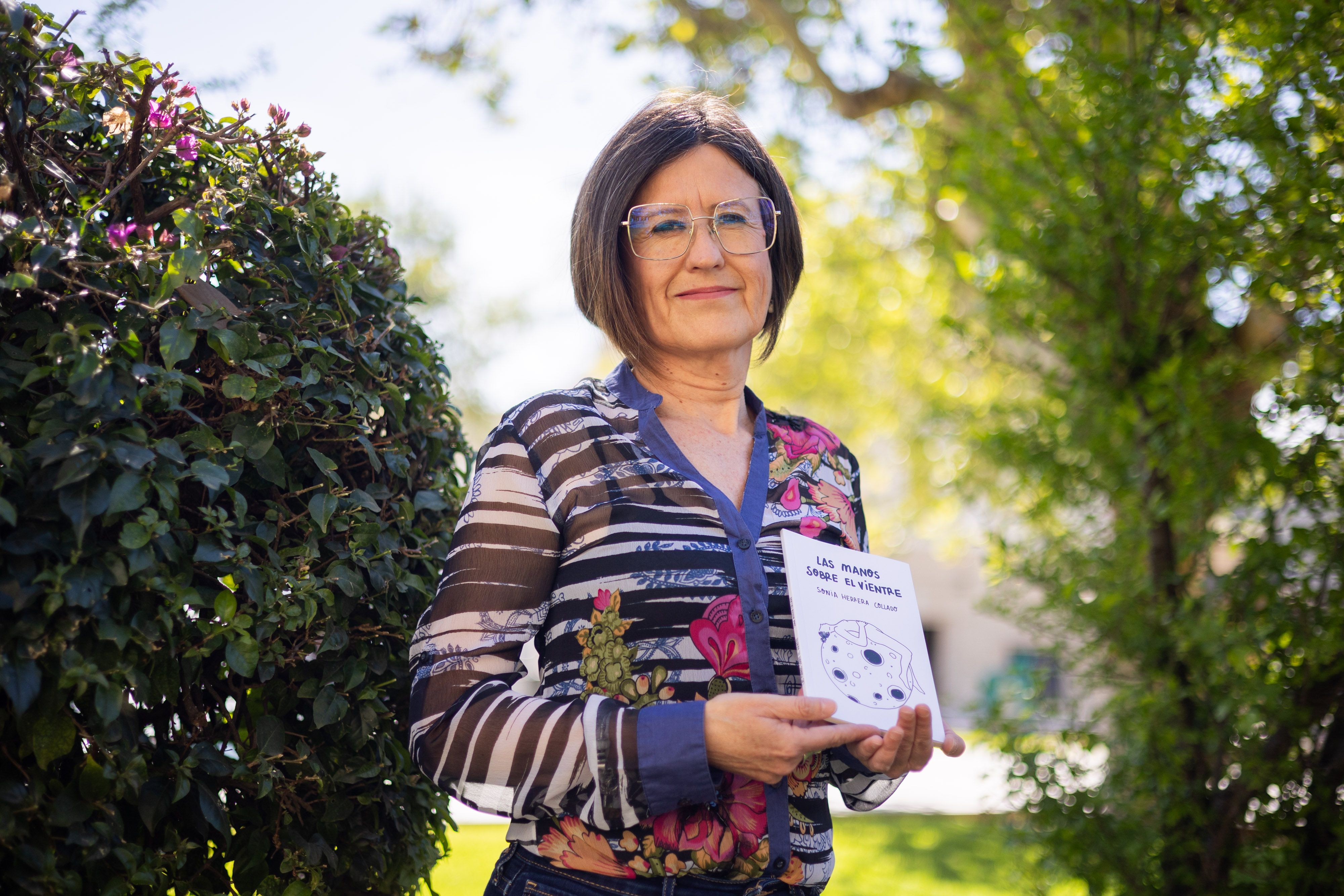 La poeta jerezana, Sonia Herrera, presenta su libro en la Fundación Caballero Bonald, este lunes.