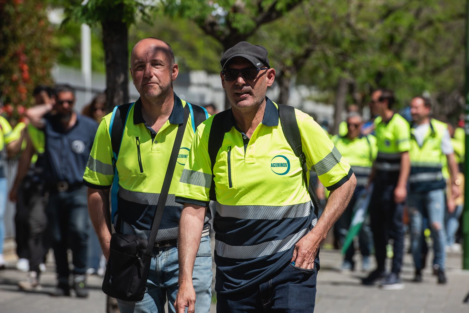 Trabajadores de Acerinox se concentran a las puertas del Parlamento andaluz