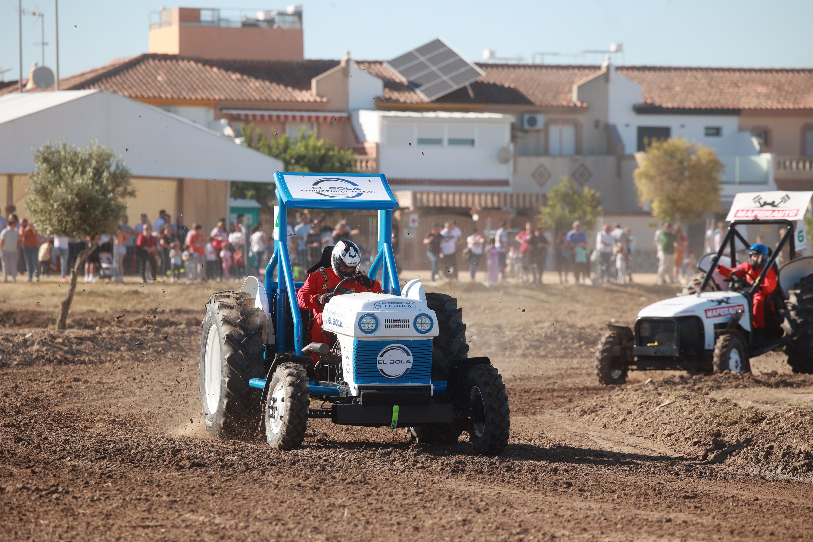 Los pilotos ya han realizado los primeros entrenamientos sobre el nuevo circuito de esta fiesta del motor.
