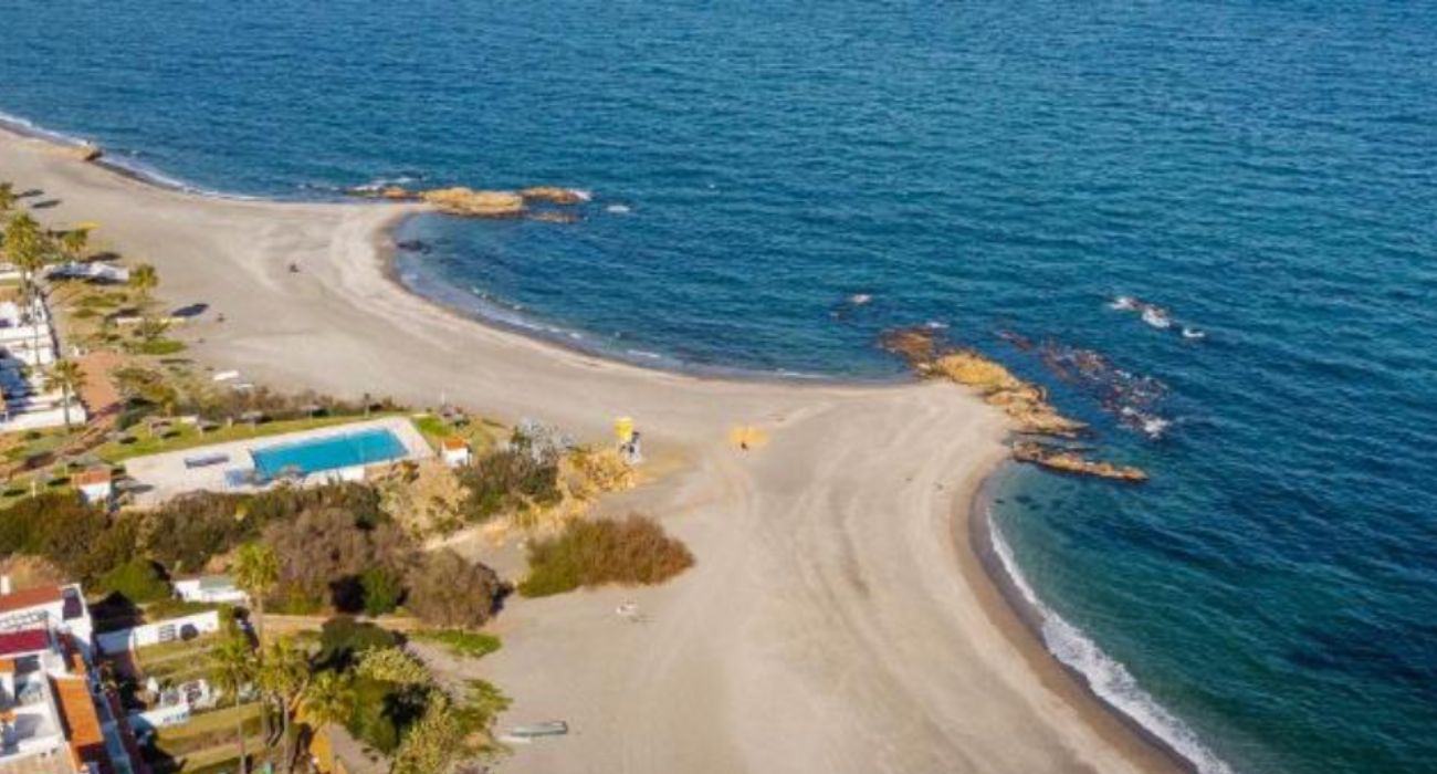 Imagen de una playa de Manilva.