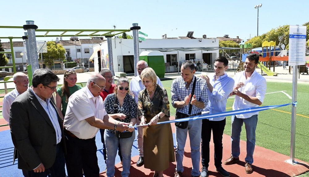 Alcaldesa   Pistas deportivas El Pinar   La Pita  02 