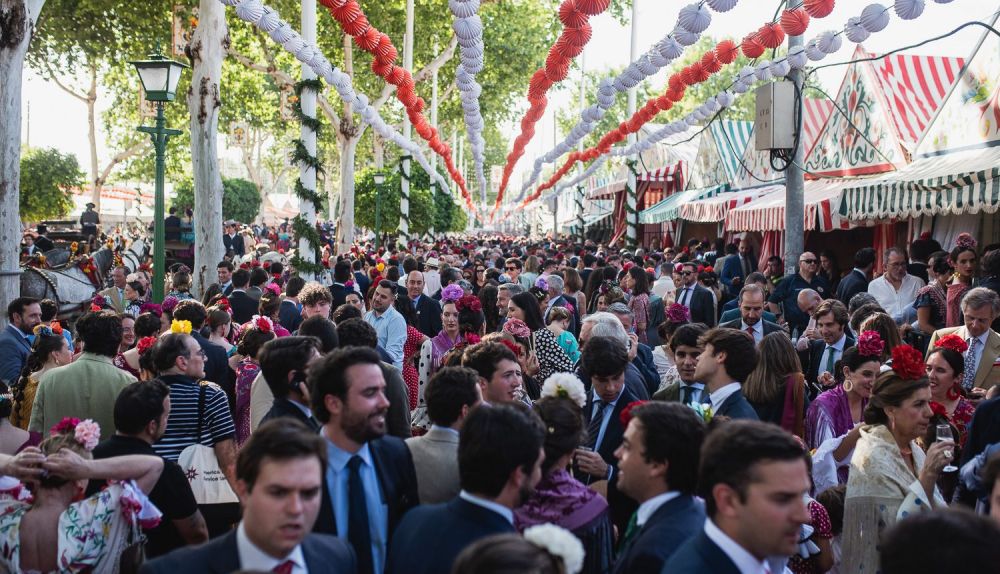 Una multitud en la Feria de Sevilla.