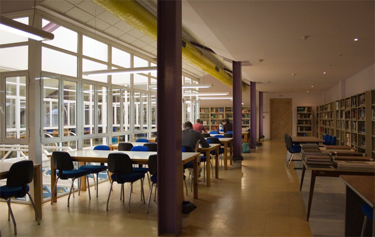 Sala de estudios de la Biblioteca Municipal de El Puerto. 
