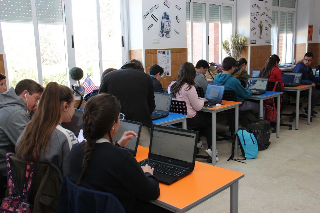 La Junta reconoce que se ha planificado el curso escolar con aulas masificadas 