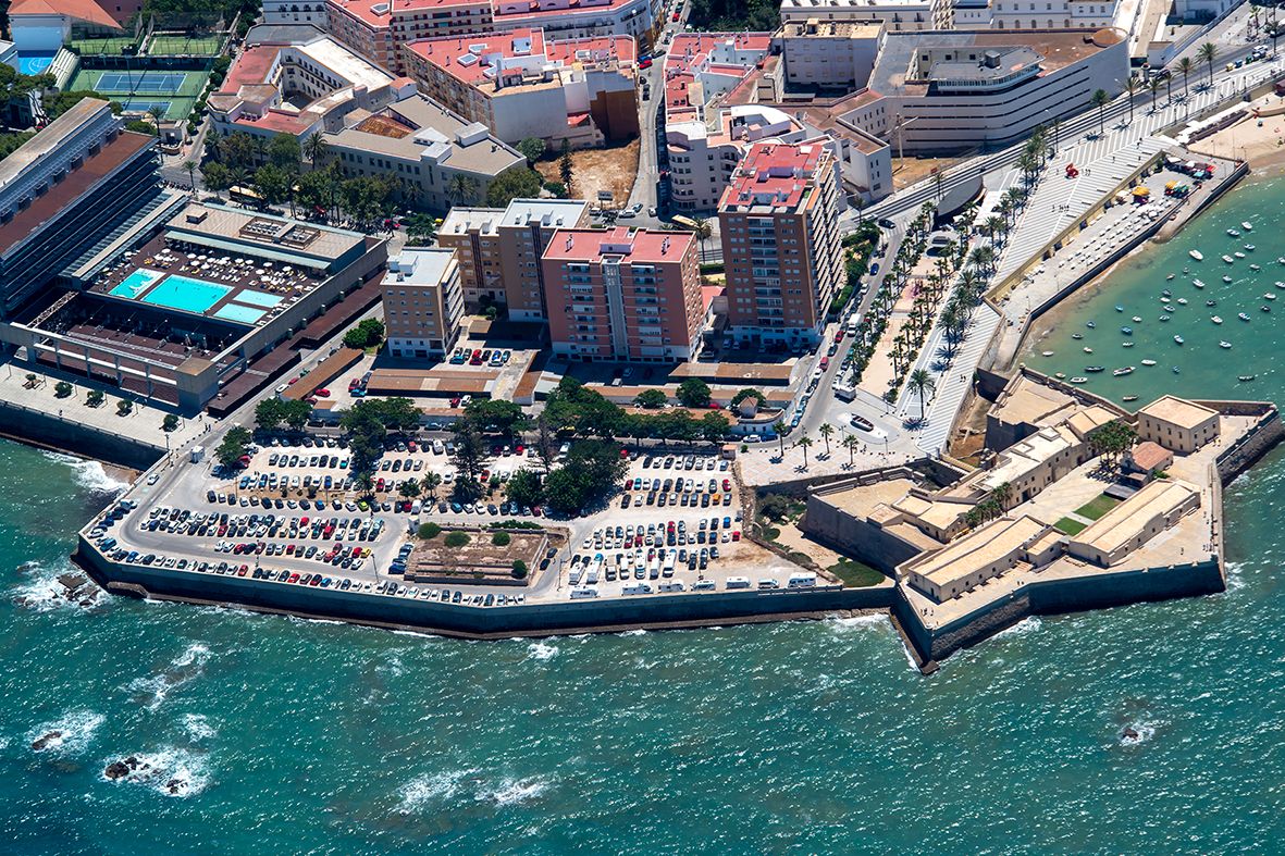 Imagen aérea del Campo de las Balas, este martes, con su actual uso de aparcamiento.