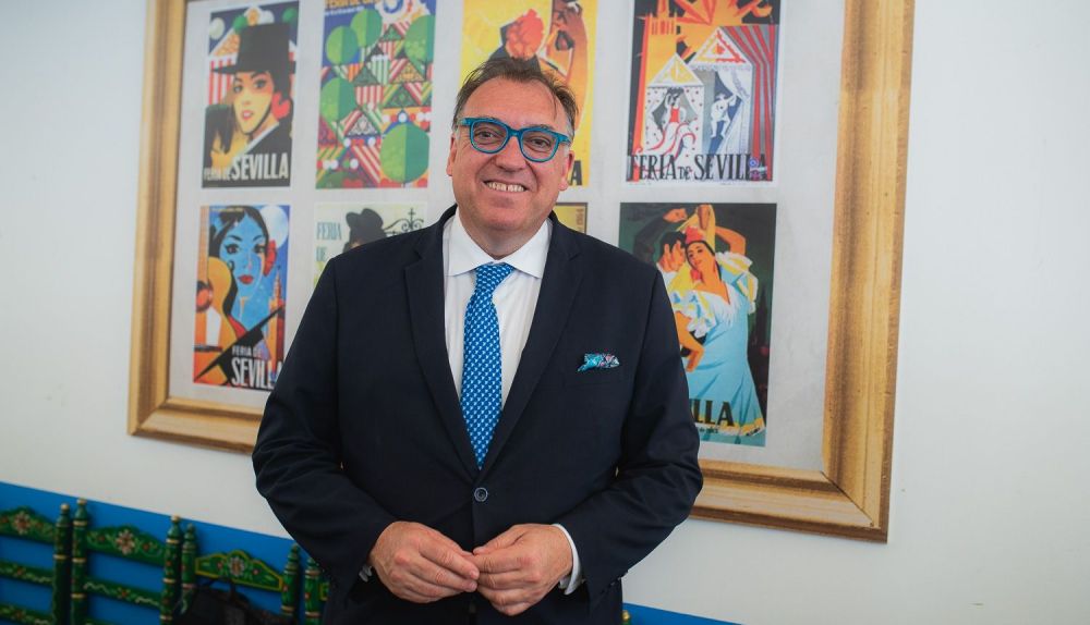 Martes en el Real | La política también se deja ver en la Feria de Sevilla, en imágenes.