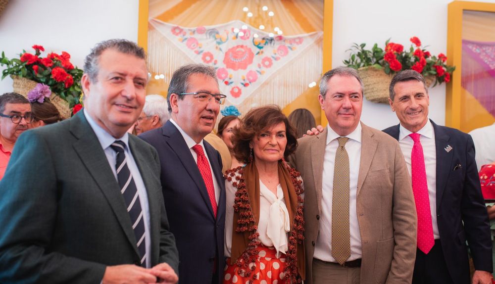 Martes en el Real | La política también se deja ver en la Feria de Sevilla, en imágenes.