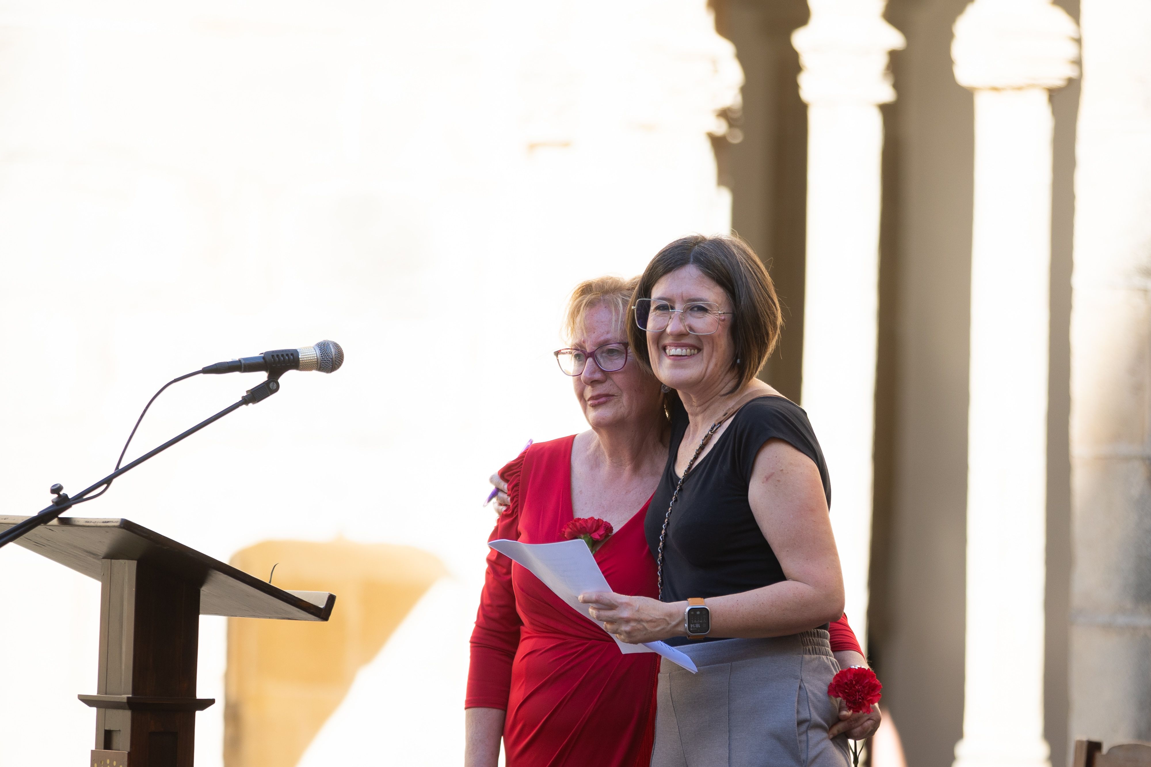  Desfile de 'mujeres con arte' en los Claustros de Santo Domingo de Jerez