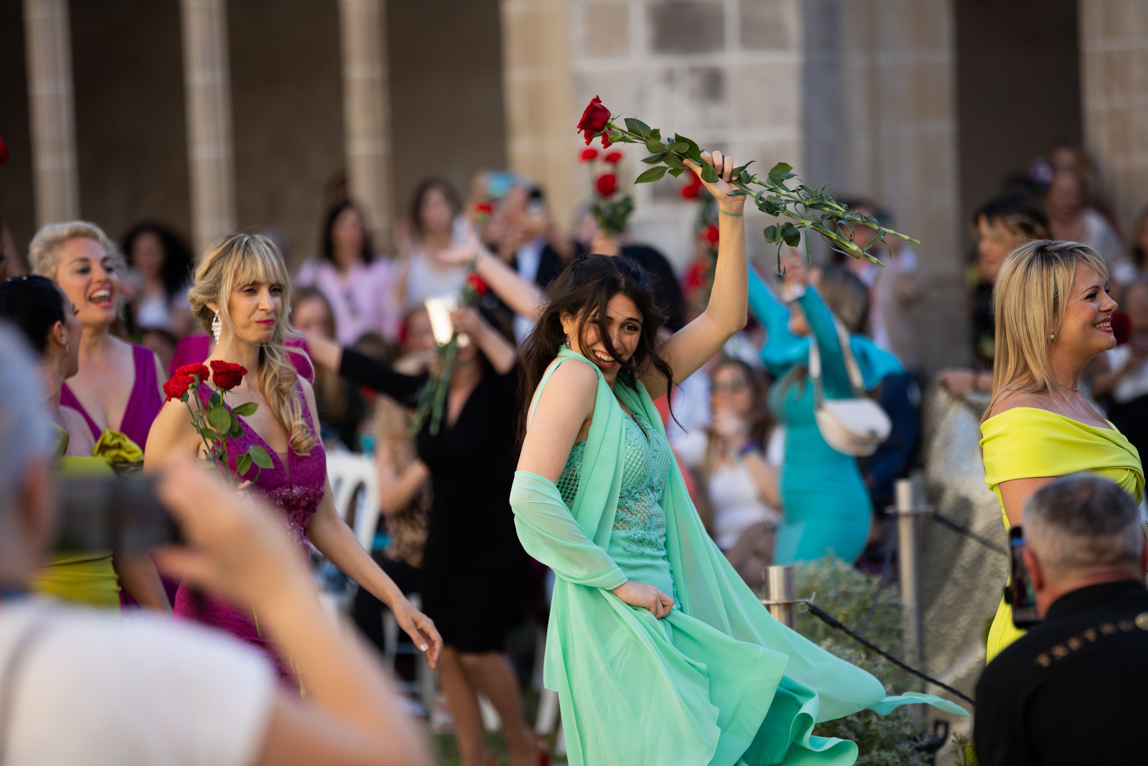  Desfile de 'mujeres con arte' en los Claustros de Santo Domingo de Jerez