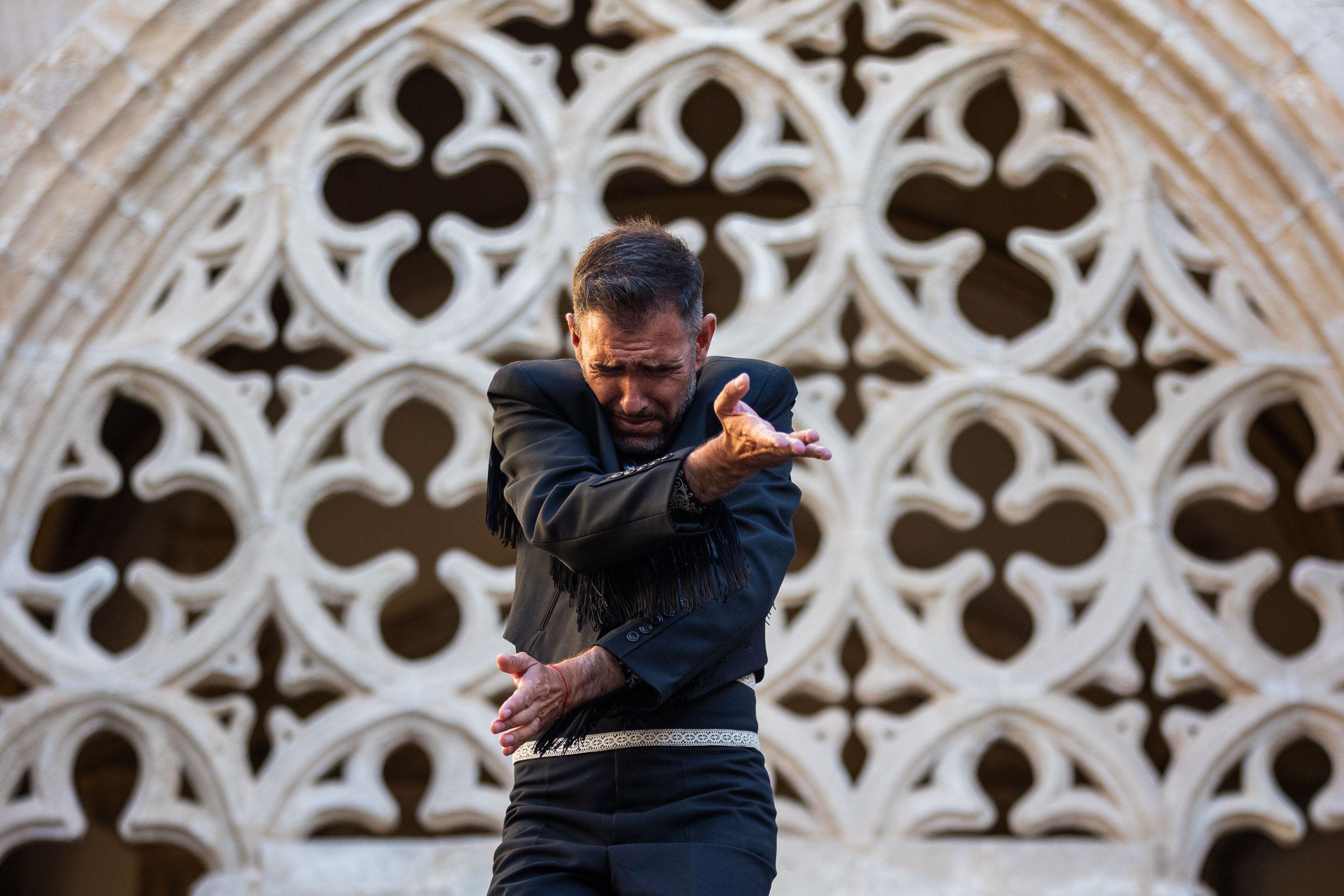  Desfile de 'mujeres con arte' en los Claustros de Santo Domingo de Jerez
