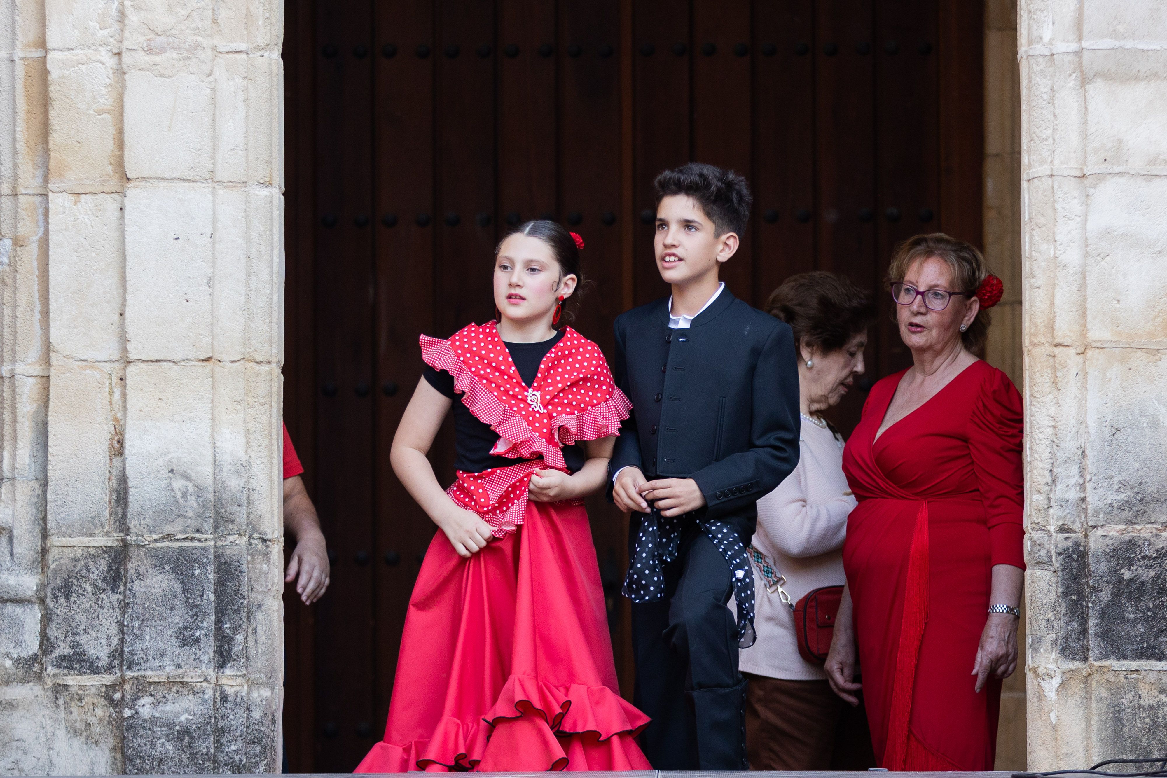  Desfile de 'mujeres con arte' en los Claustros de Santo Domingo de Jerez
