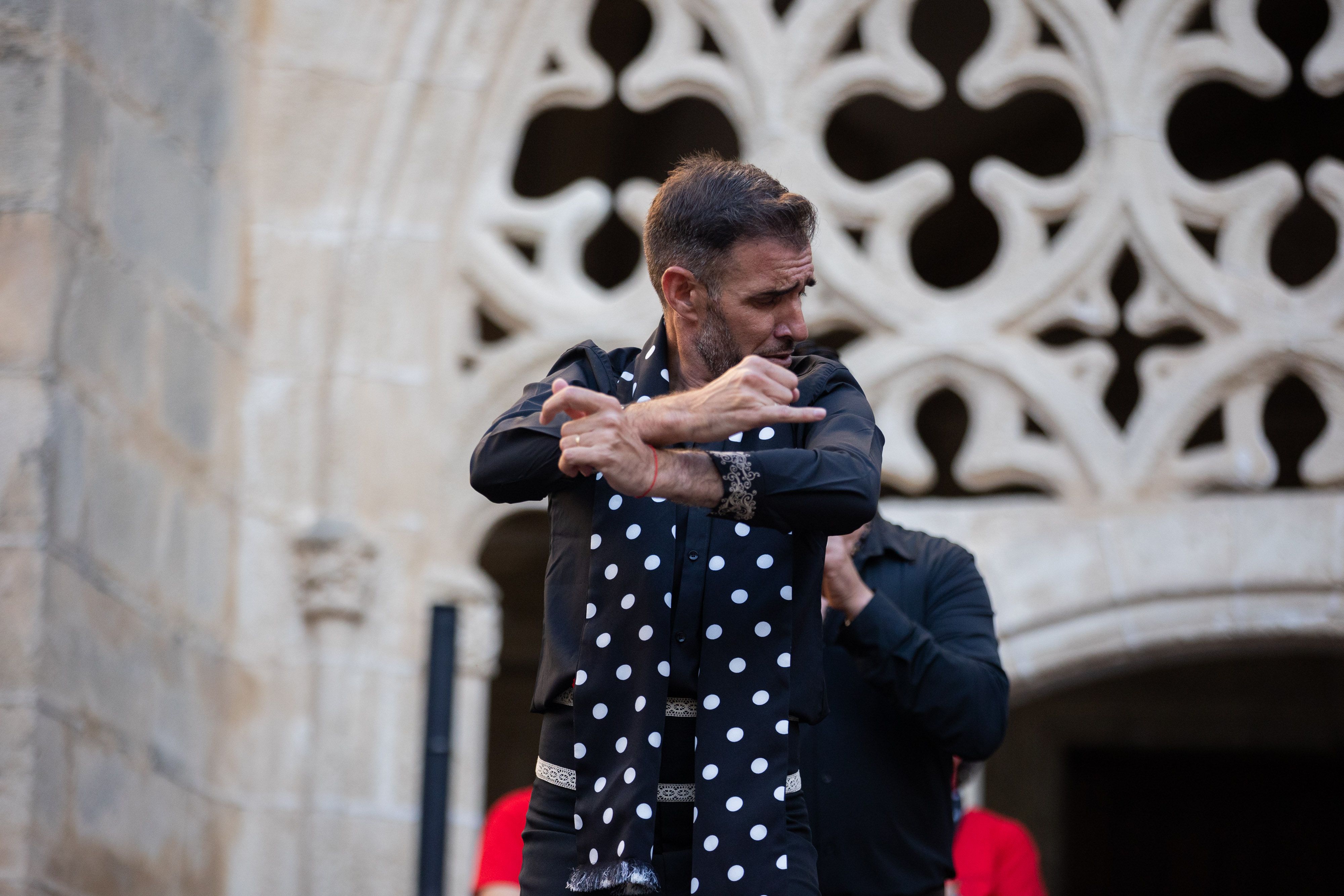  Desfile de 'mujeres con arte' en los Claustros de Santo Domingo de Jerez