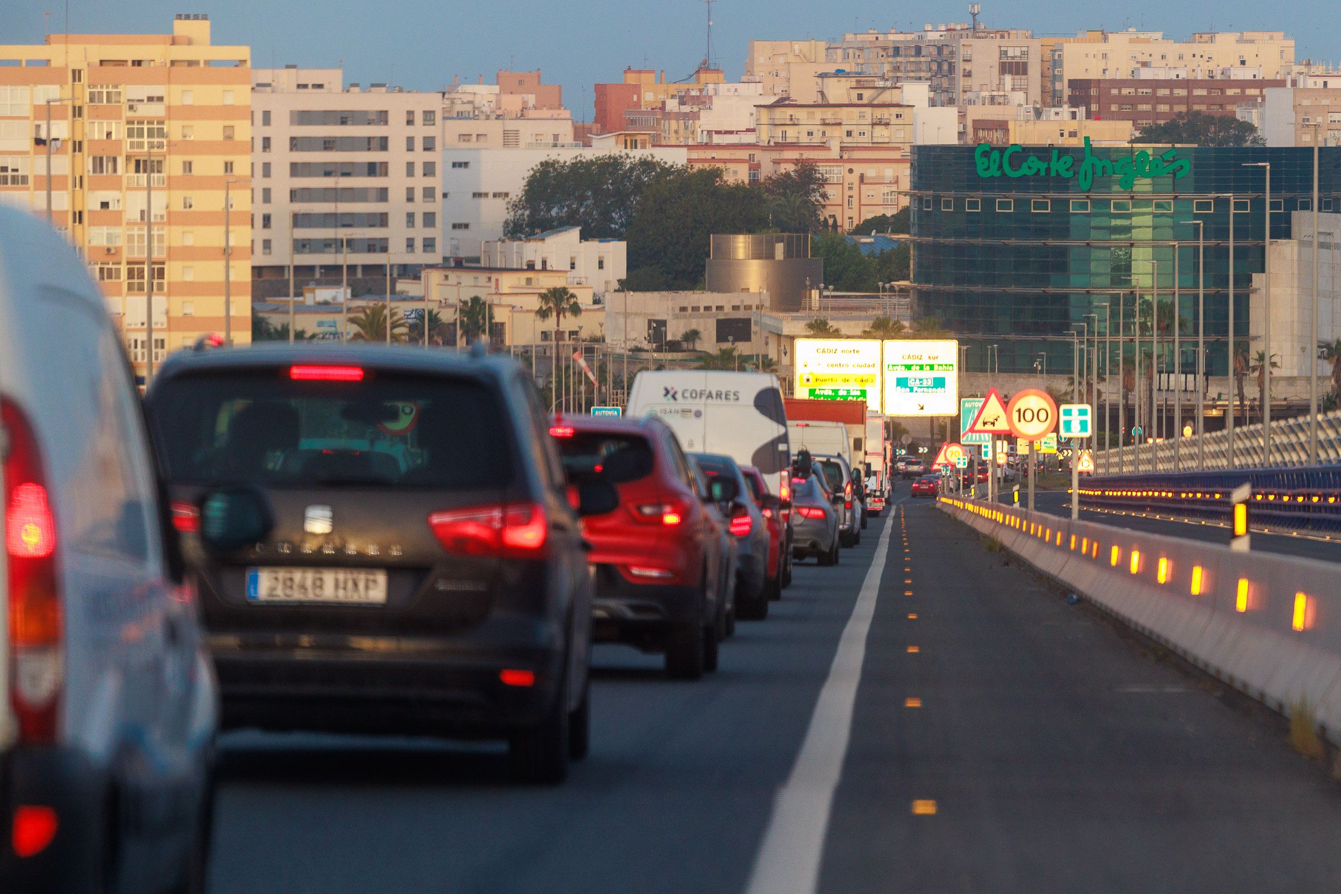 Un mes de obras en el  puente Carranza en Cádiz