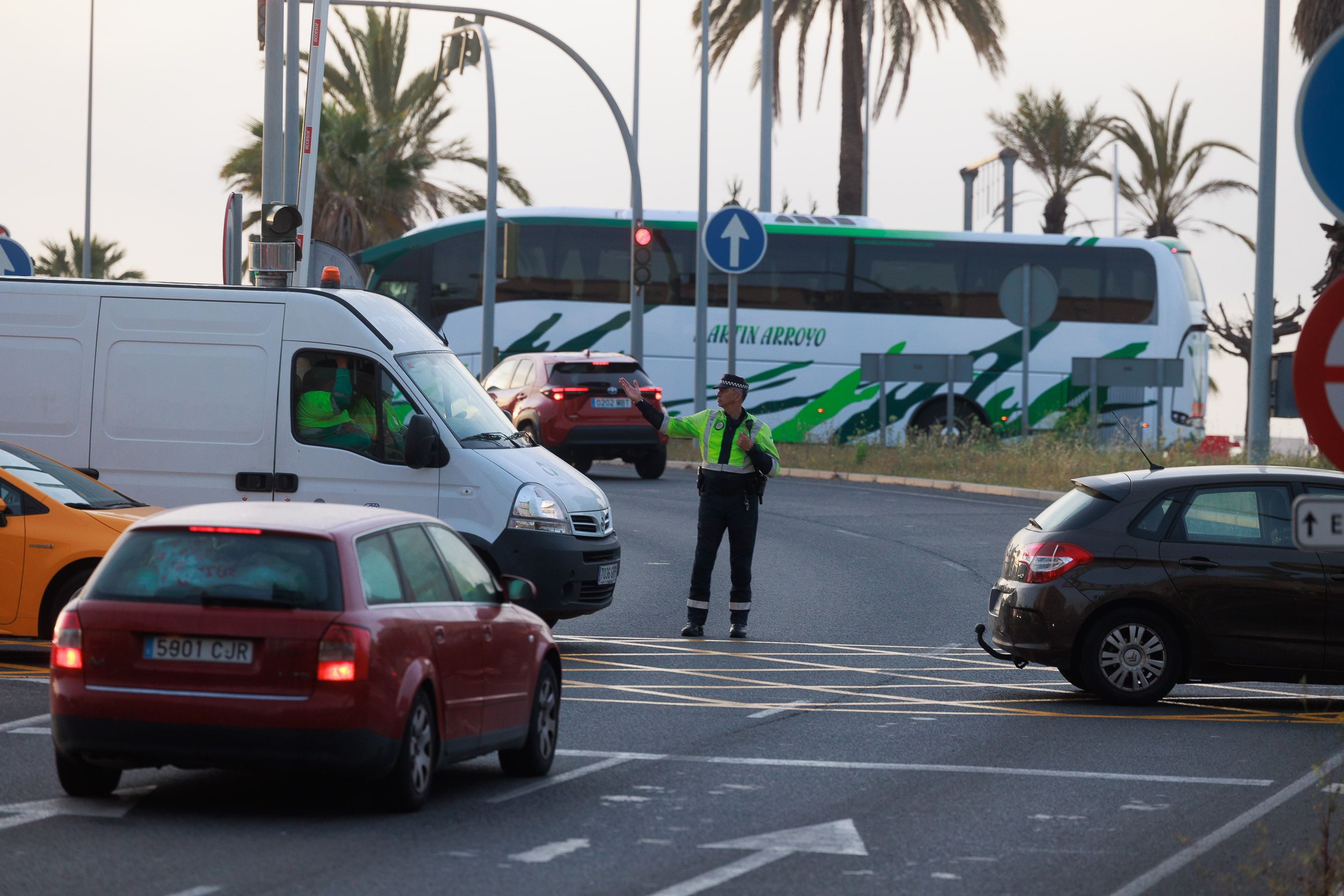 Un mes de obras en el  puente Carranza en Cádiz